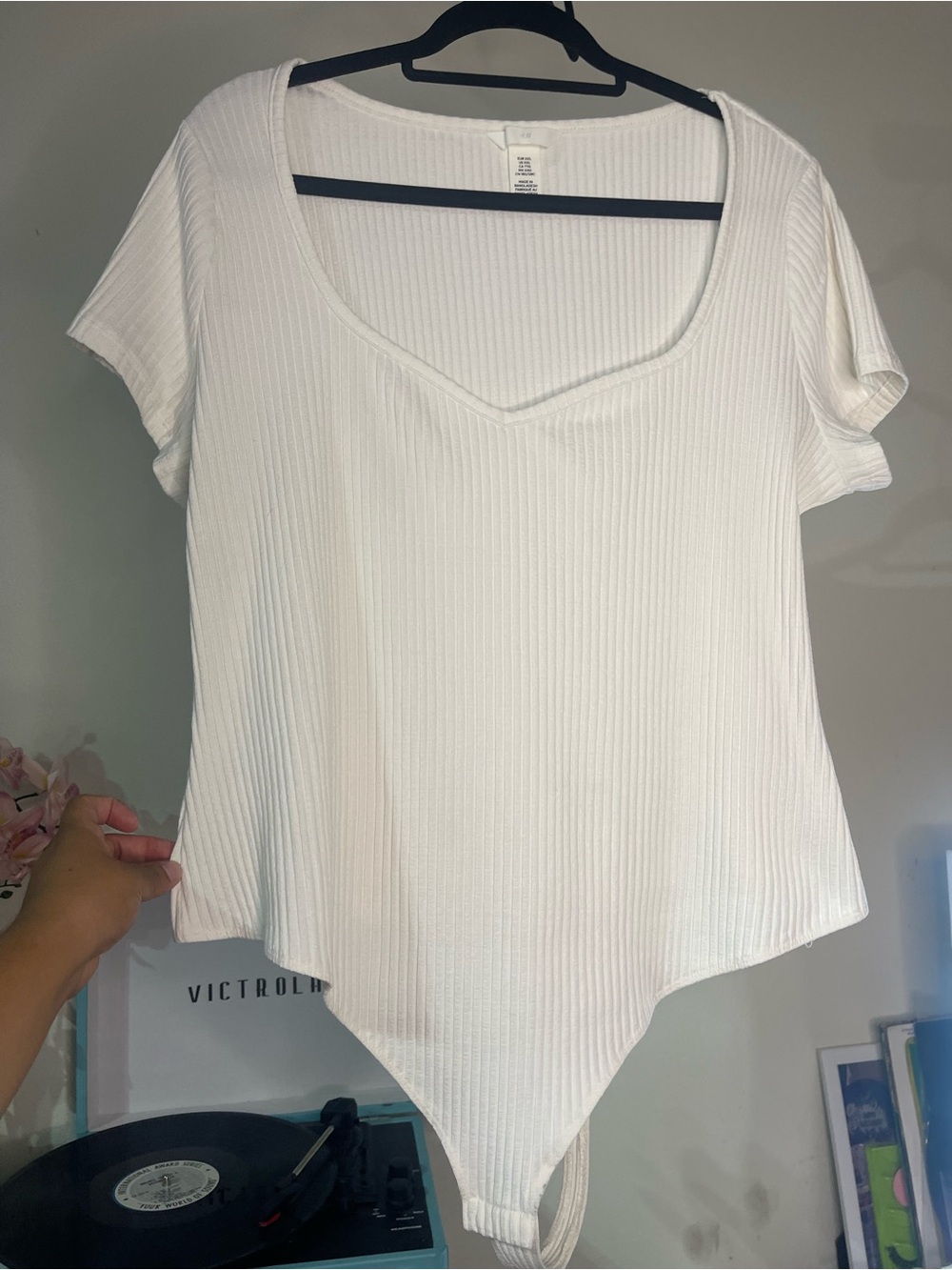 H&M White Ribbed V-Neck Short Sleeve Bodysuit 2XL